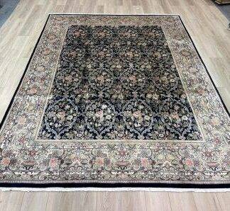 Fantastic silk and wool rug excellent condition 7.10x10.8 Carpet