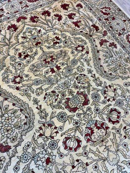 Authentic Silk Rug with Floral and Medallion Design 3.4x4.9 - Image 5