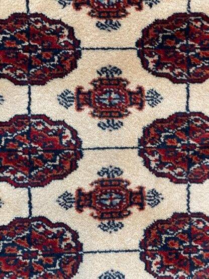 Modern Oriental Rug | Karastan rug lovely carpet gently used Heriz pattern: Ivory Bokhara #724  4.3x6 - Image 6